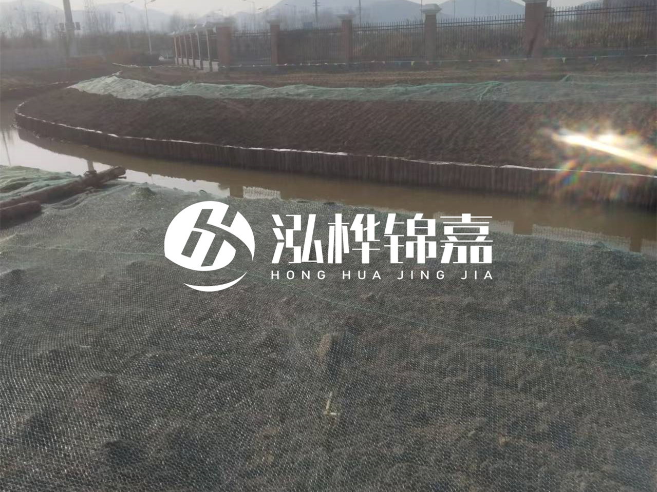 河道木樁打不下去怎么辦？河道打樁木能在水里使用多少年？